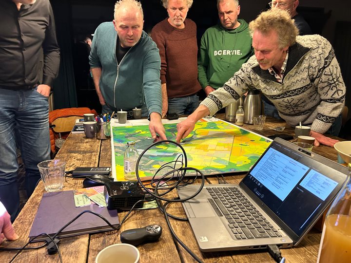 Boeren in Veenhuizen werken samen aan wateropslag tegen droogte